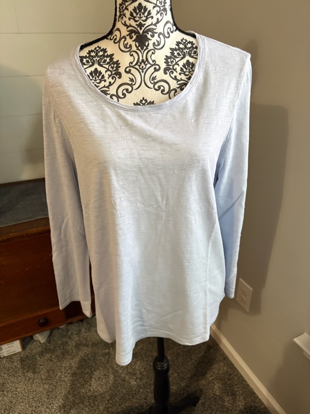 Women's Long-Sleeve Scoop Neck Top - Light Blue